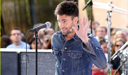 Maroon 5 Rocks Rockefeller Plaza: Photo 2463286. Adam Levine, Maroon 5 Photo. Just Jared: Entertainment News