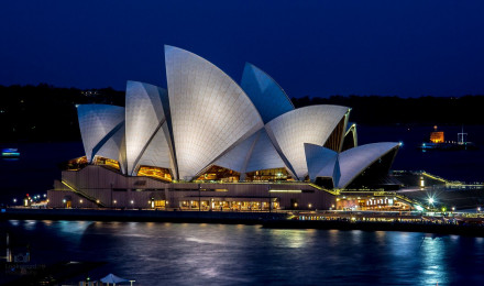 Sydney Opera House at night Australia 4K Wallpaper / Deskt