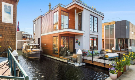 Floating Homes