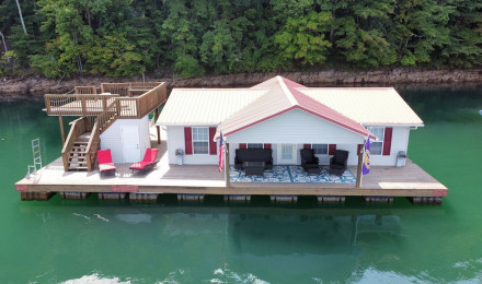 Three Bedroom FLOATING Home Whitman Hollow Marina