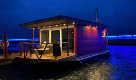 Cozy Floating house with sauna, Tallinn