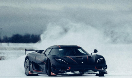 I made a phone wallpaper with the new Agera RS. Thought you guys might like it. Credit: on insta