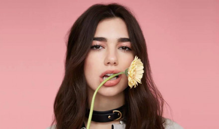 Dua Lipa revives the hot girl summer trend in Greece. English Movie News of India