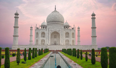 Taj Mahal Picture [Scenic Travel Photo]. Download Free Image