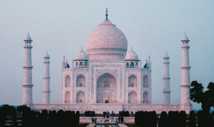 Taj Mahal Picture [Scenic Travel Photo]. Download Free Image