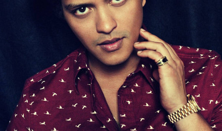 Download The Alluring Bruno Mars Wallpaper