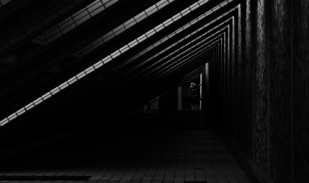 Download wallpaper 3840x2400 corridor, door, bw, architecture, building, dark 4k ultra HD 16:10 HD background