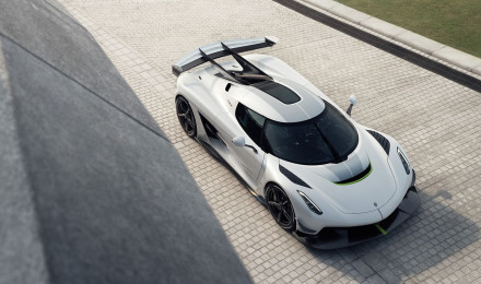 How The Koenigsegg Jesko's Seven Clutch Gearbox Works