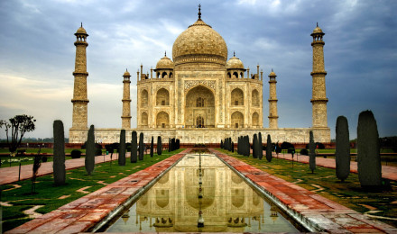 Beautiful Taj Mahal (India) High Definition HD Wallpaper HD Wallpaper. Taj mahal india, Wonders of the world, Taj mahal