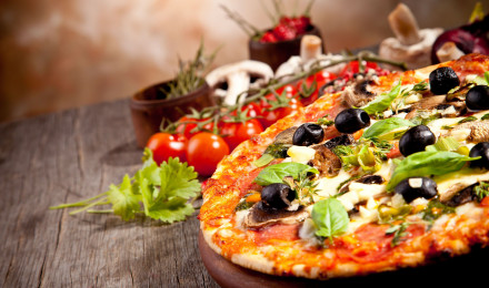 Wallpaper pizza, tomatoes, pepper, dough, olives, olive oil, cheese, basil, garlic, onions, mushrooms, Food