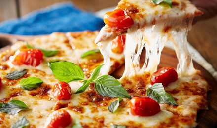 Pizza Is a More Nutritious Breakfast Than This Popular Food, Experts Say