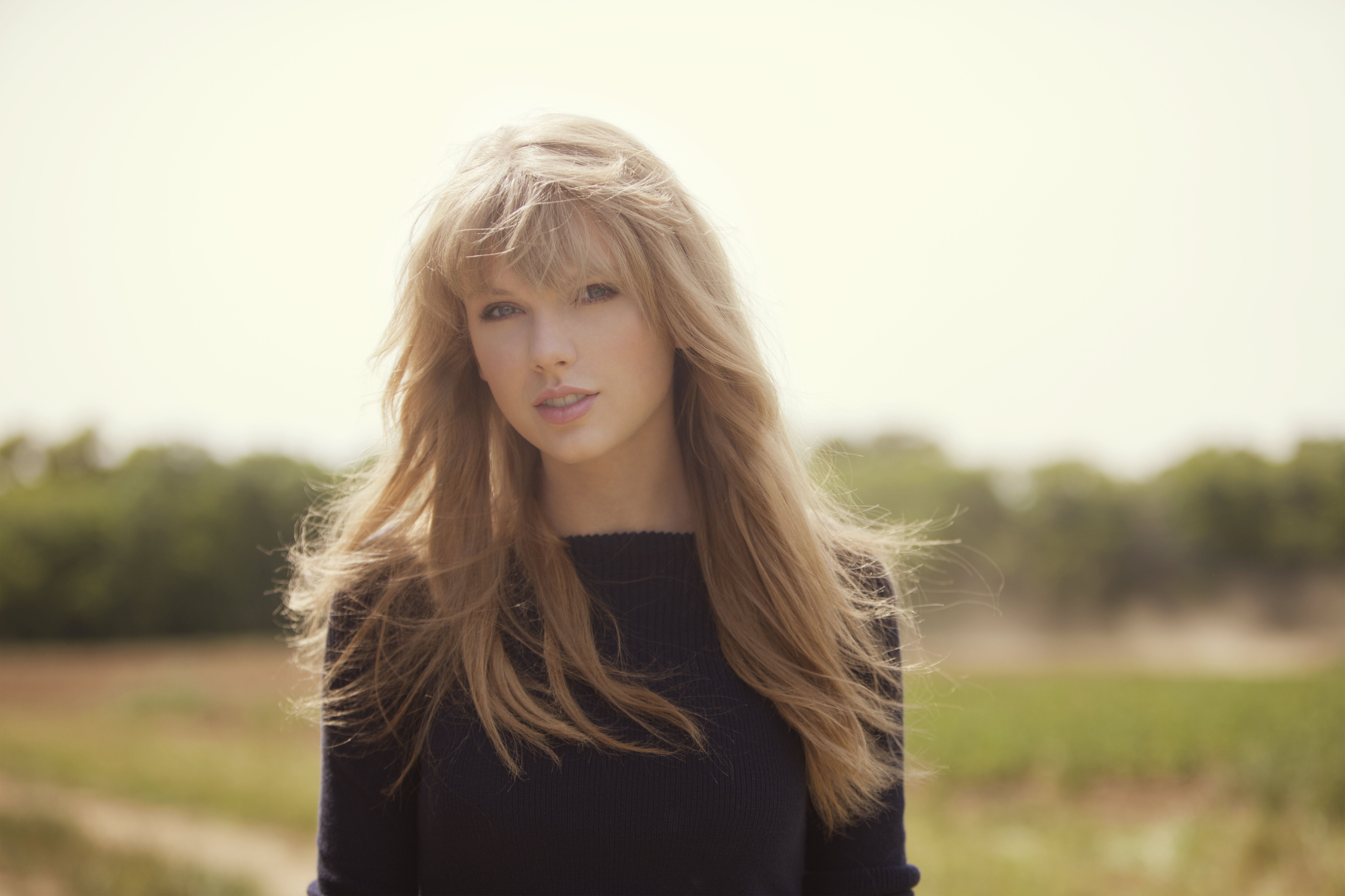 Taylor Swift HD Wallpaper and Background