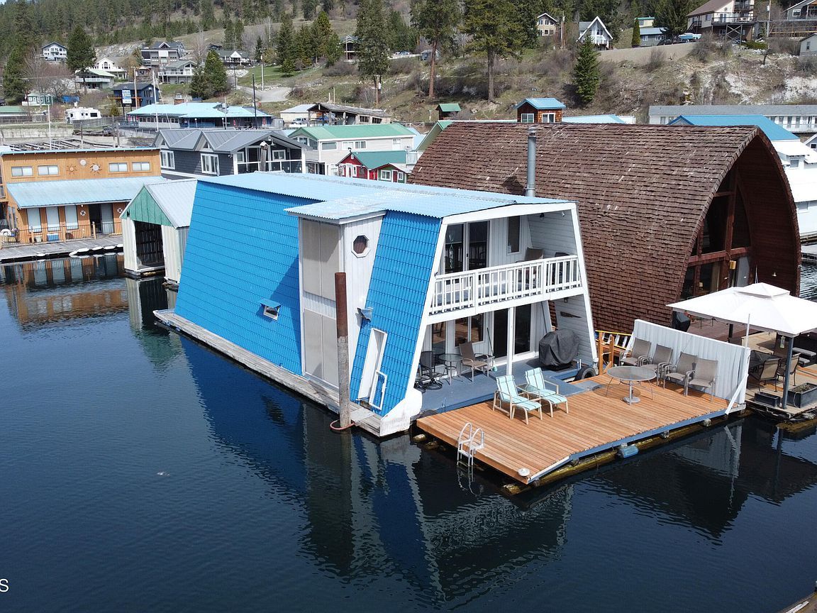 Floating house! Now that's waterfront! Circa 1941 in Idaho. $000 Old House Life - 