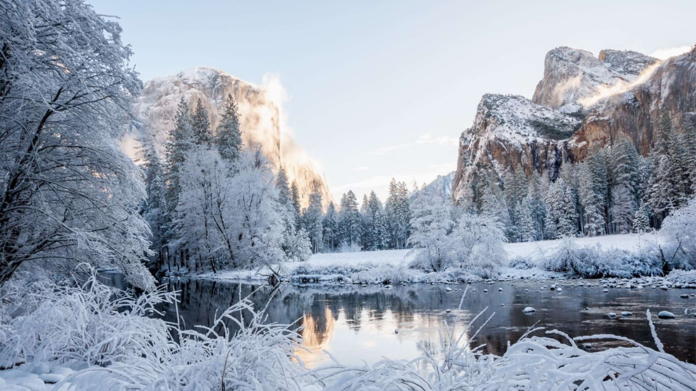 USA: Wildfires are increasingly burning California's snowy landscapes