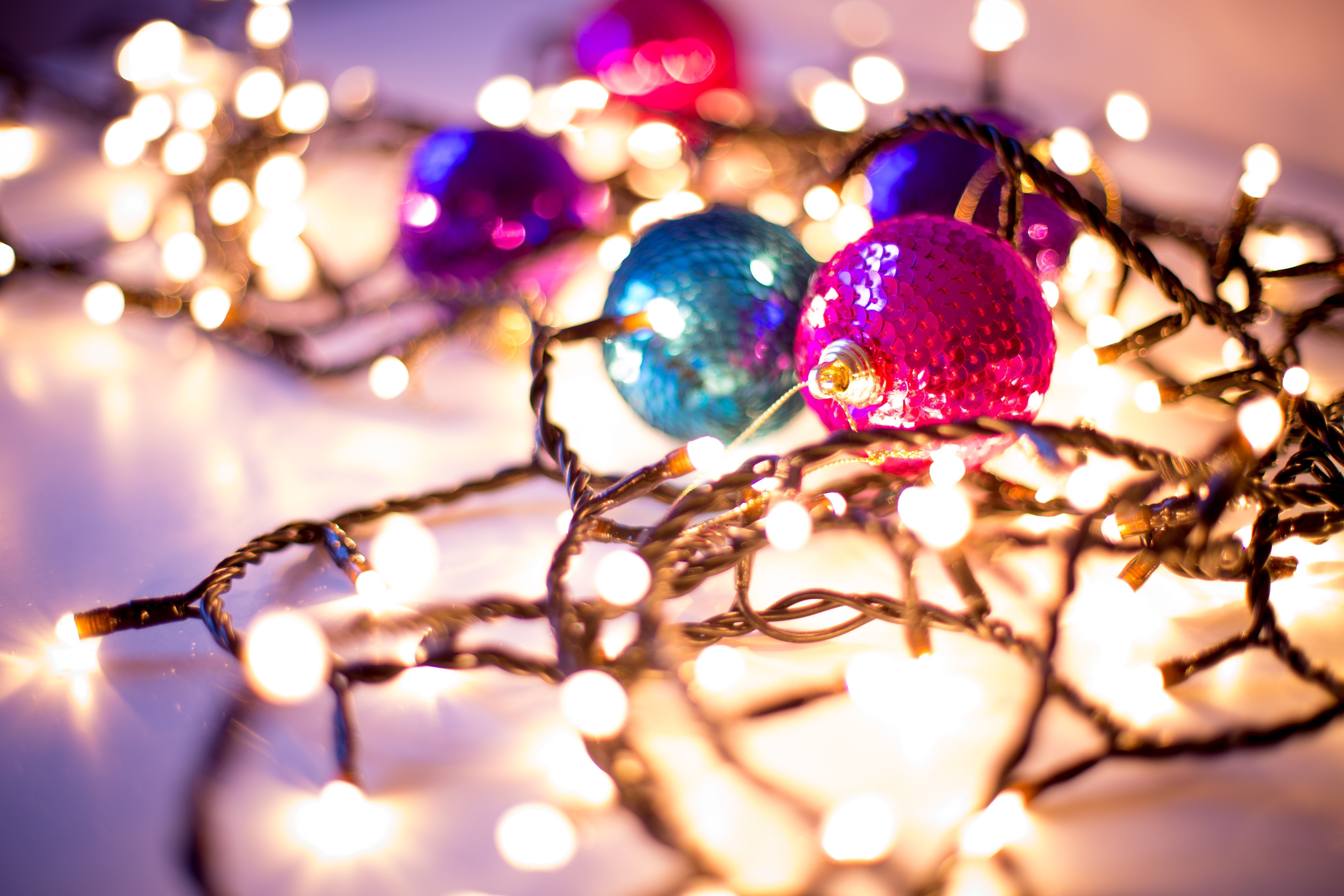 Gorgeous Christmas & Holiday Themed Bokeh Wallpaper