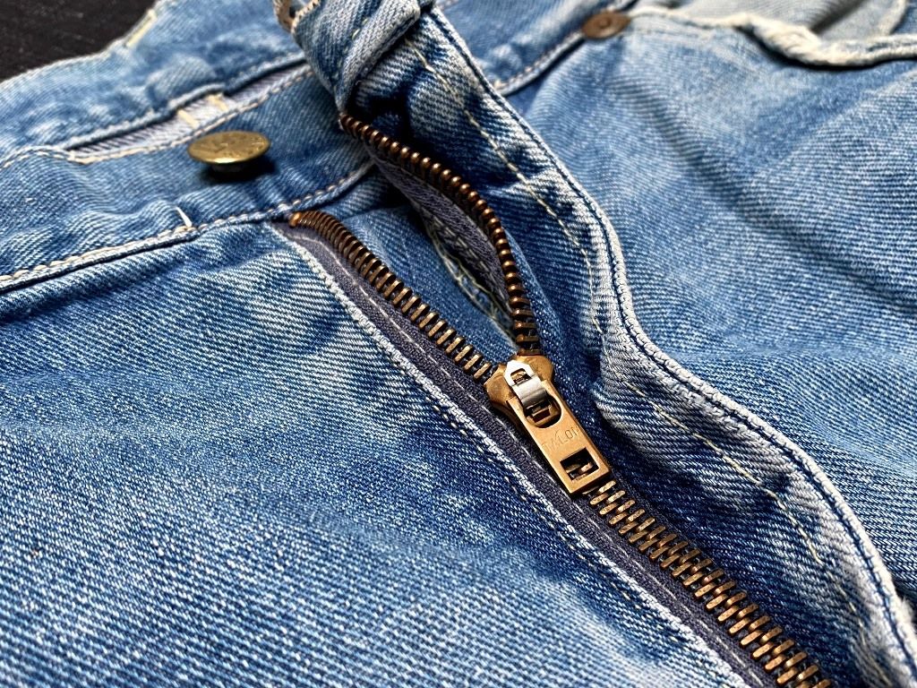 The 10 Key Features On A Pair Of Jeans