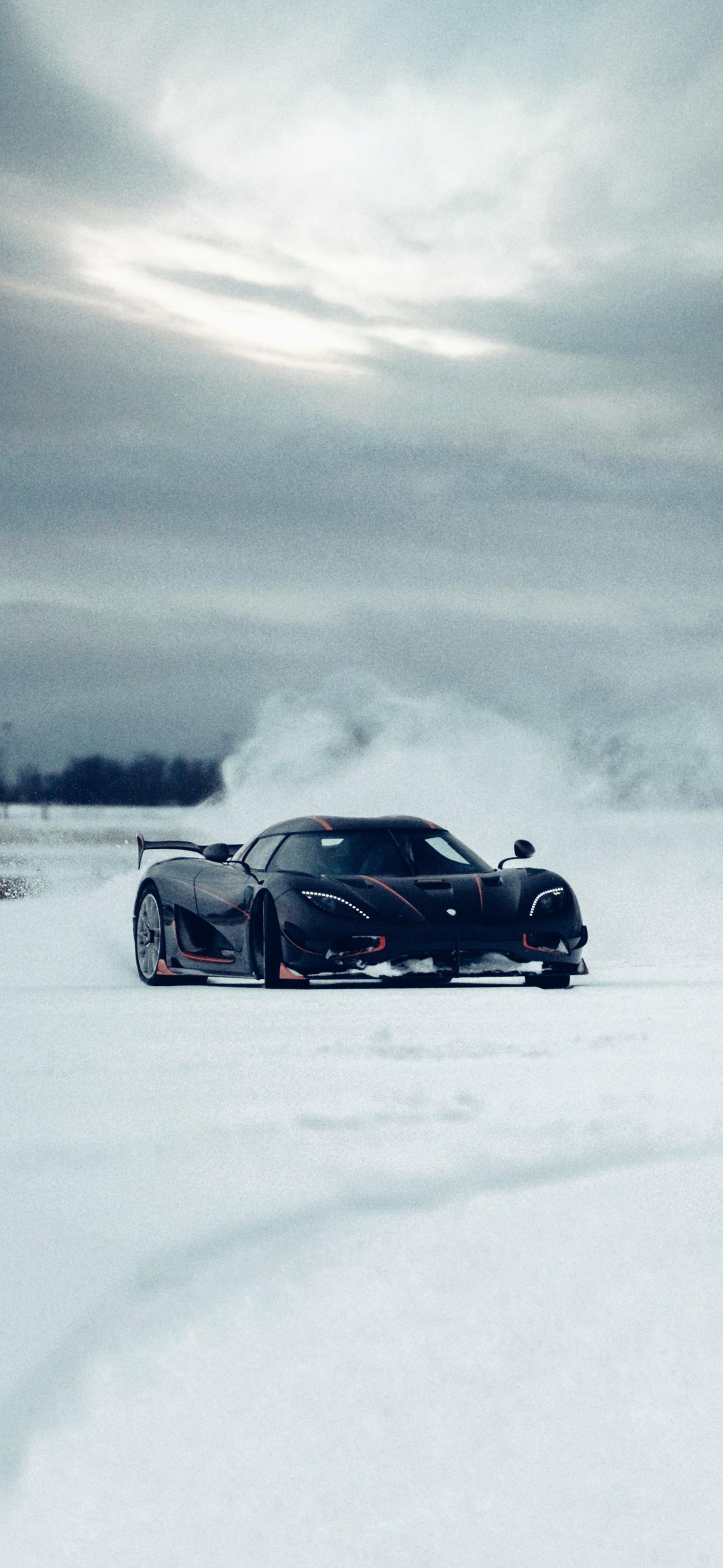 I made a phone wallpaper with the new Agera RS. Thought you guys might like it. Credit: on insta