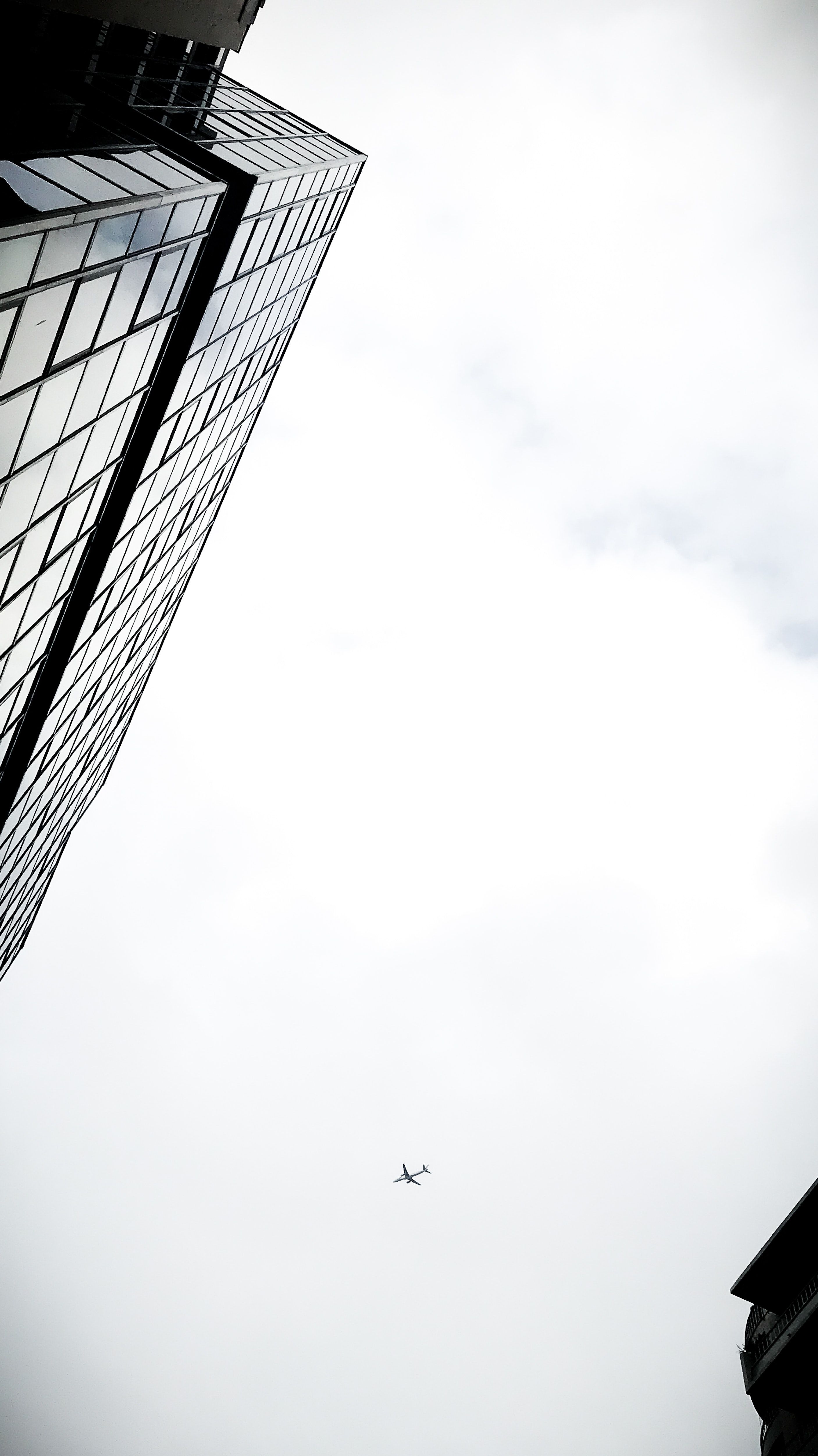 Grayscale Photo of Concrete Building · Free