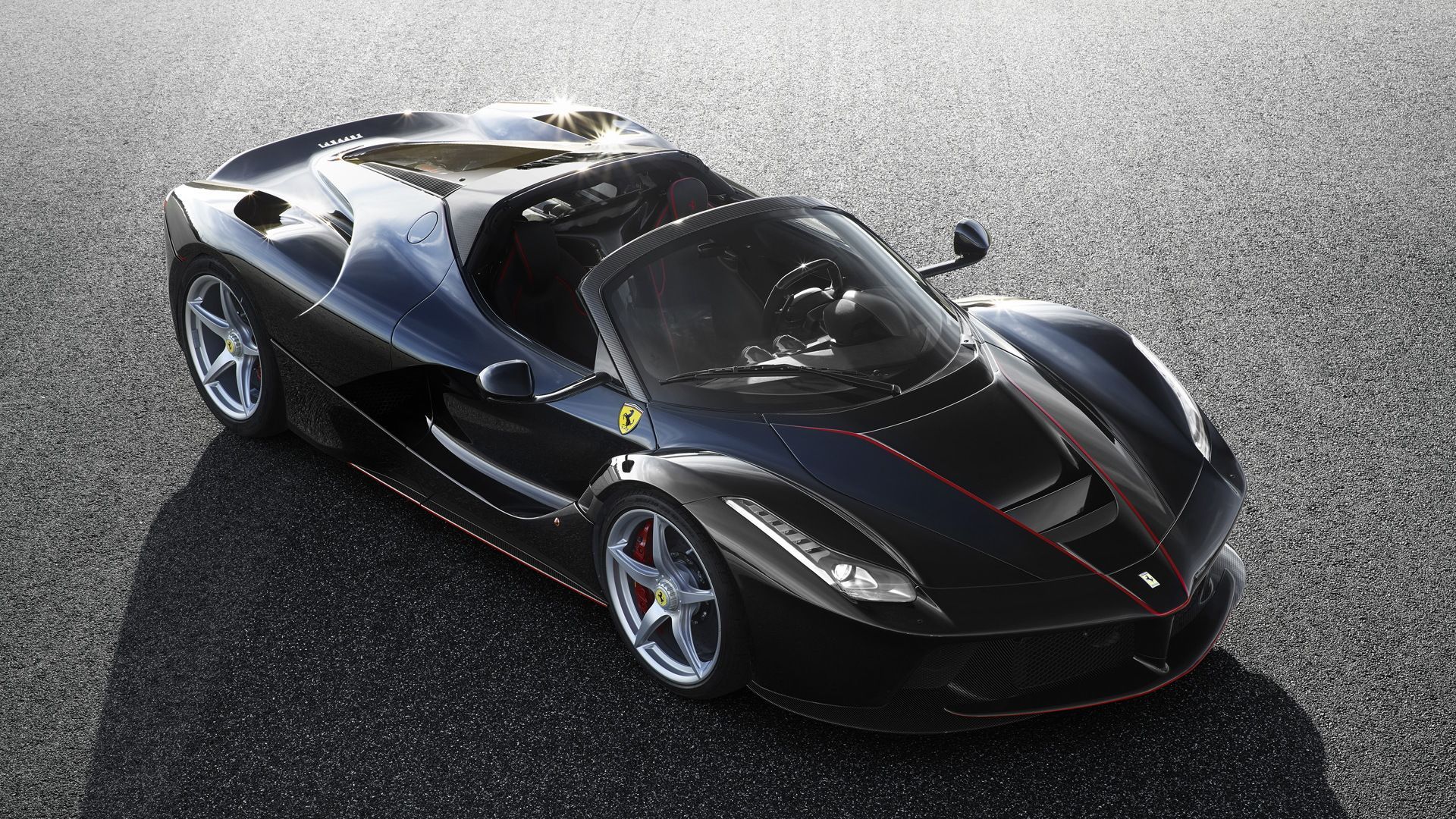 Open Top Ferrari LaFerrari Revealed Ahead Of 2016 Paris Auto Show