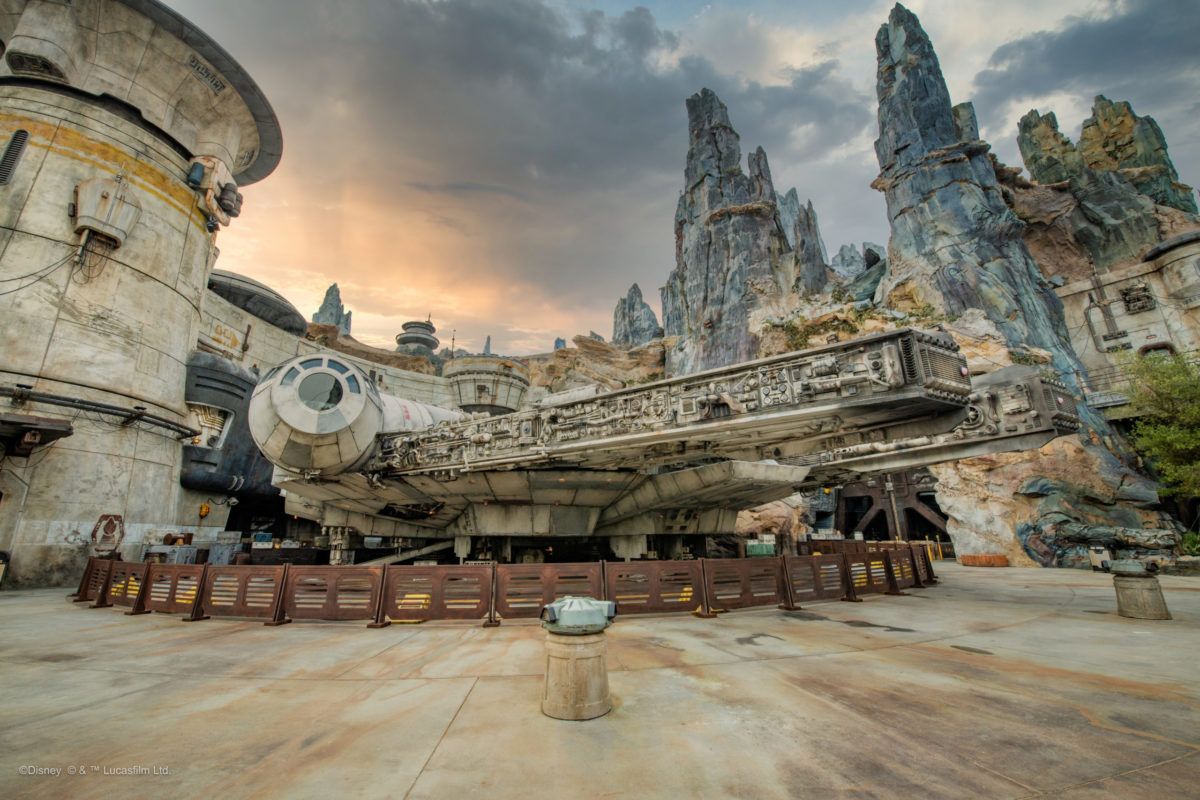 PHOTOS: Walt Disney World and Disneyland Resort Release Free Digital Wallpaper From Star Wars: Galaxy's Edge News Today