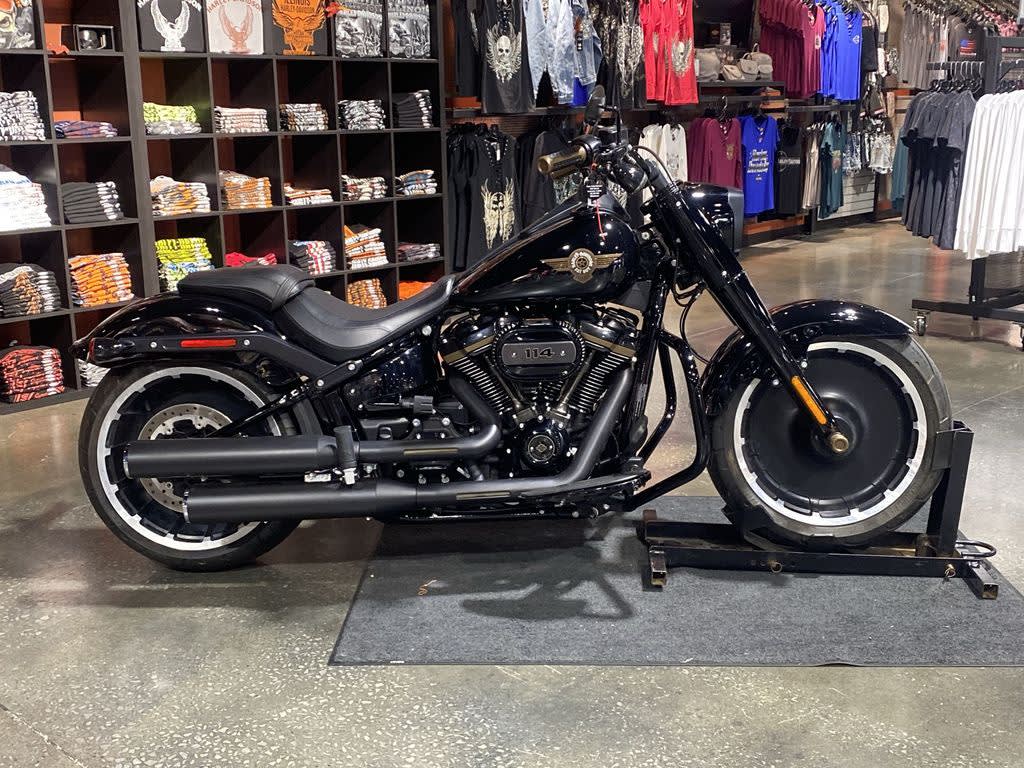 Harley Davidson FLFBS Fat Boy 114 Motorcycle Rental In Countryside, IL M 9vpzwl9