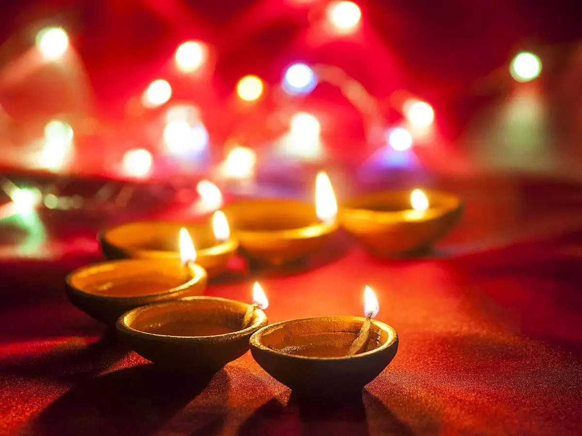 Happy Diwali 2021: Best SMS, Image, Wishes, Facebook, and WhatsApp messages to send as Happy Diwali greetings of India