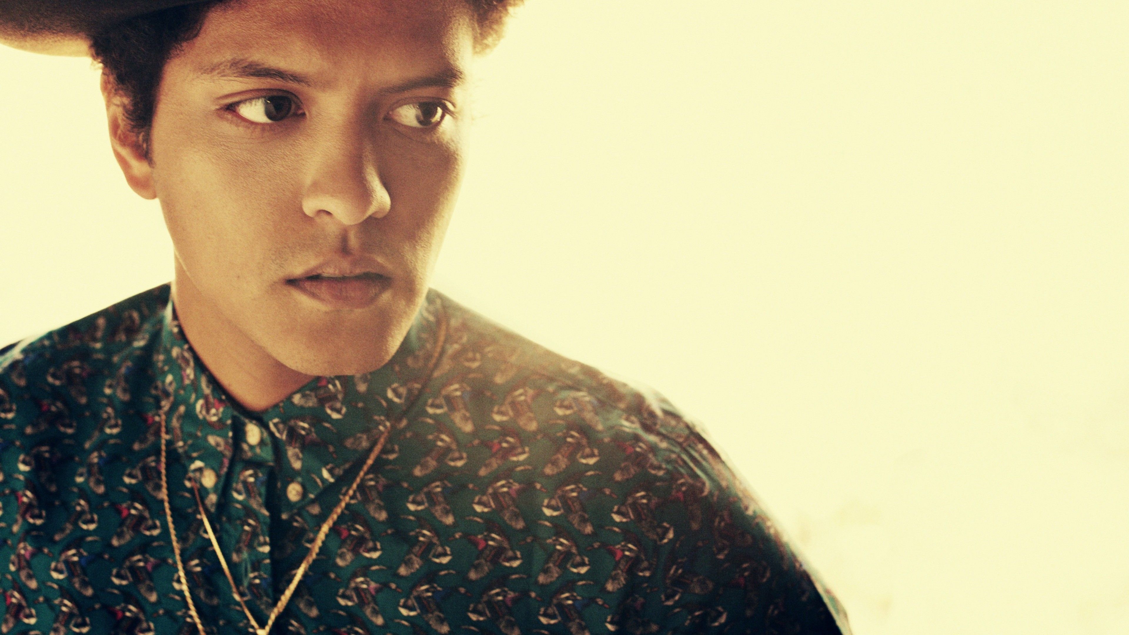 3840x2160 bruno mars background hd