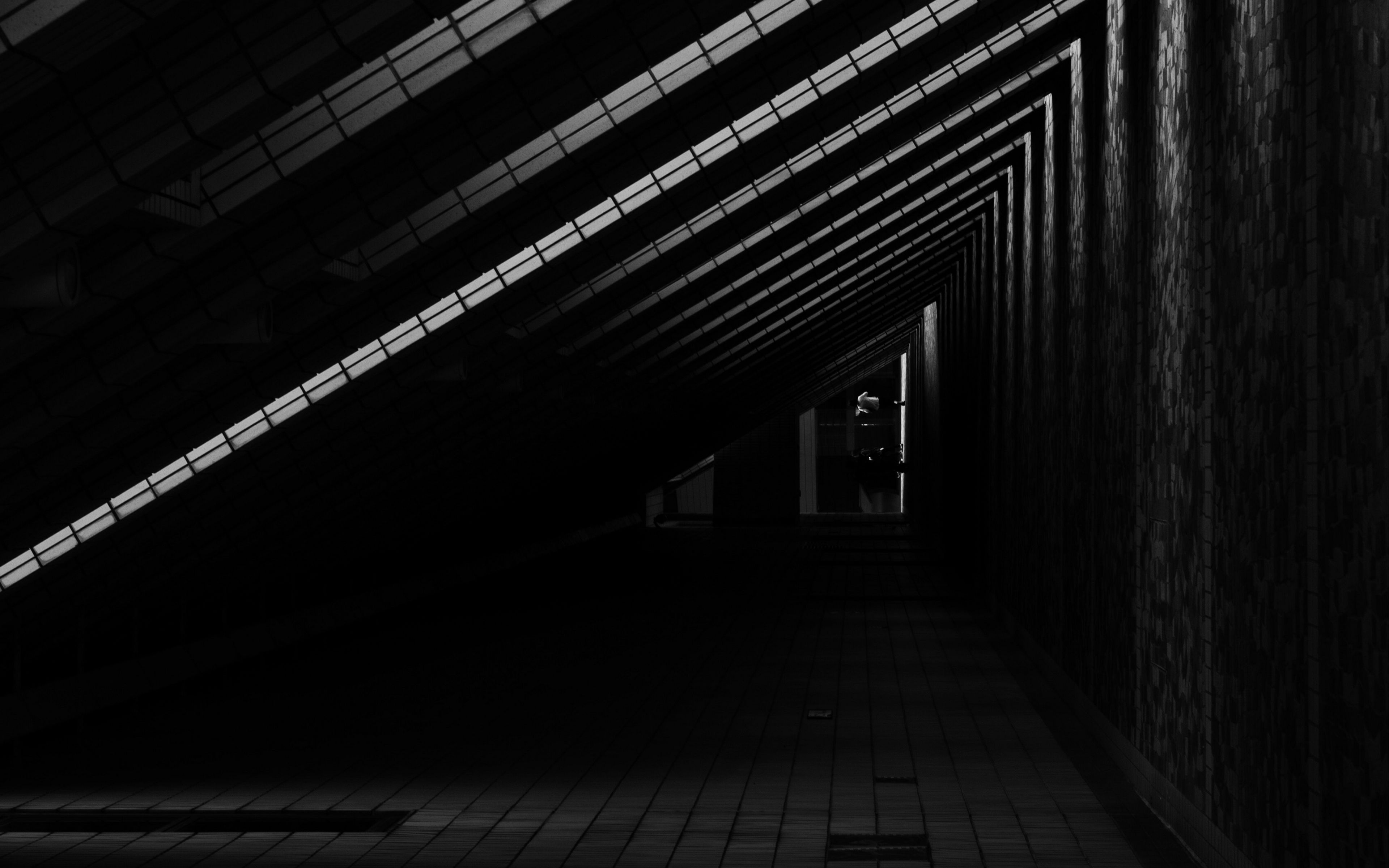 Download wallpaper 3840x2400 corridor, door, bw, architecture, building, dark 4k ultra HD 16:10 HD background