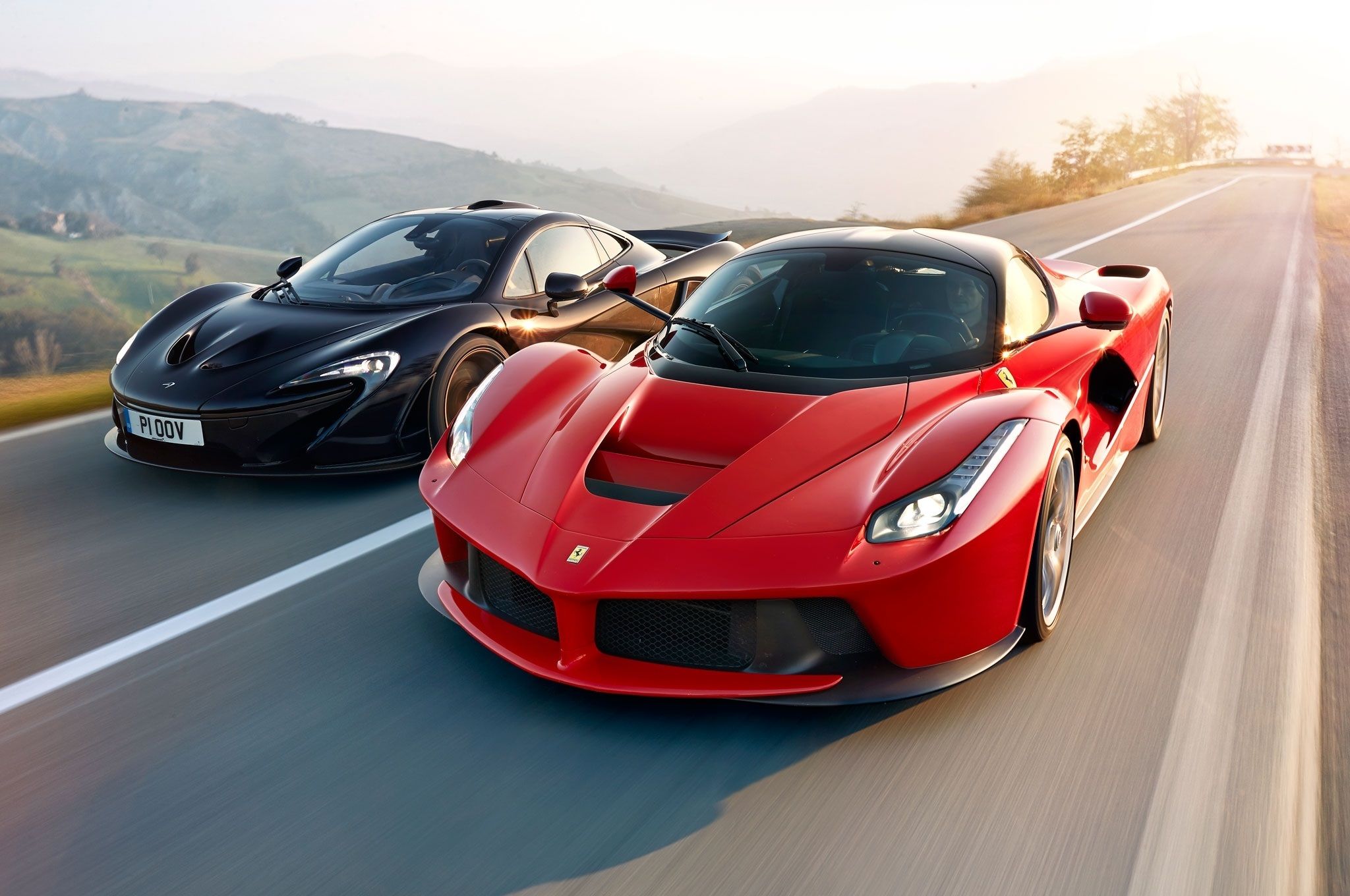 Amazing Side By Side Ferrari LaFerrari And McLaren P1 High Quality Wallpaper