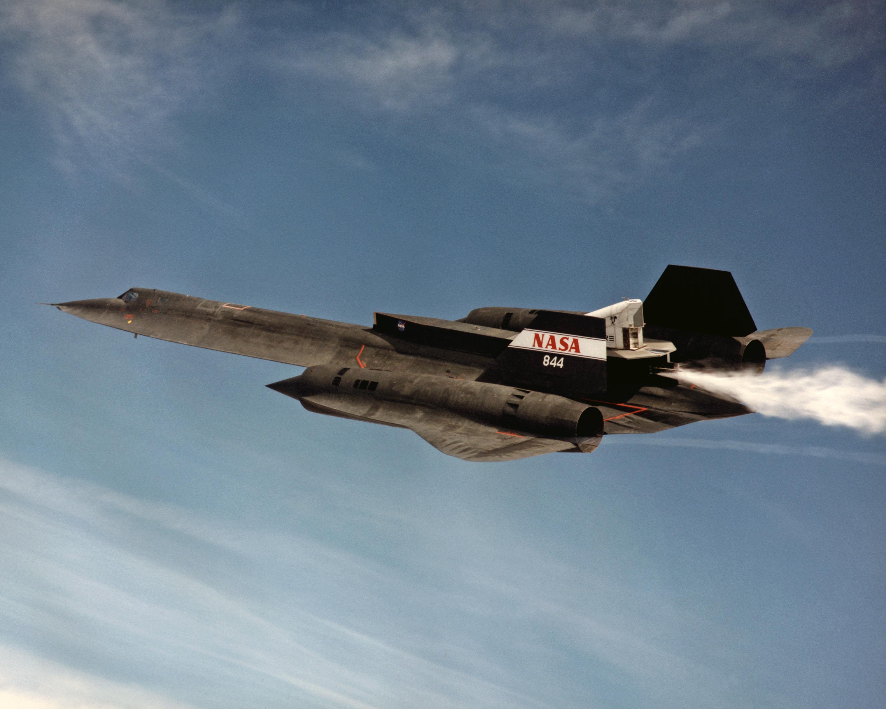 SR 71 Blackbird: The Cold War Spy Plane That's Still The World's Fastest Airplane