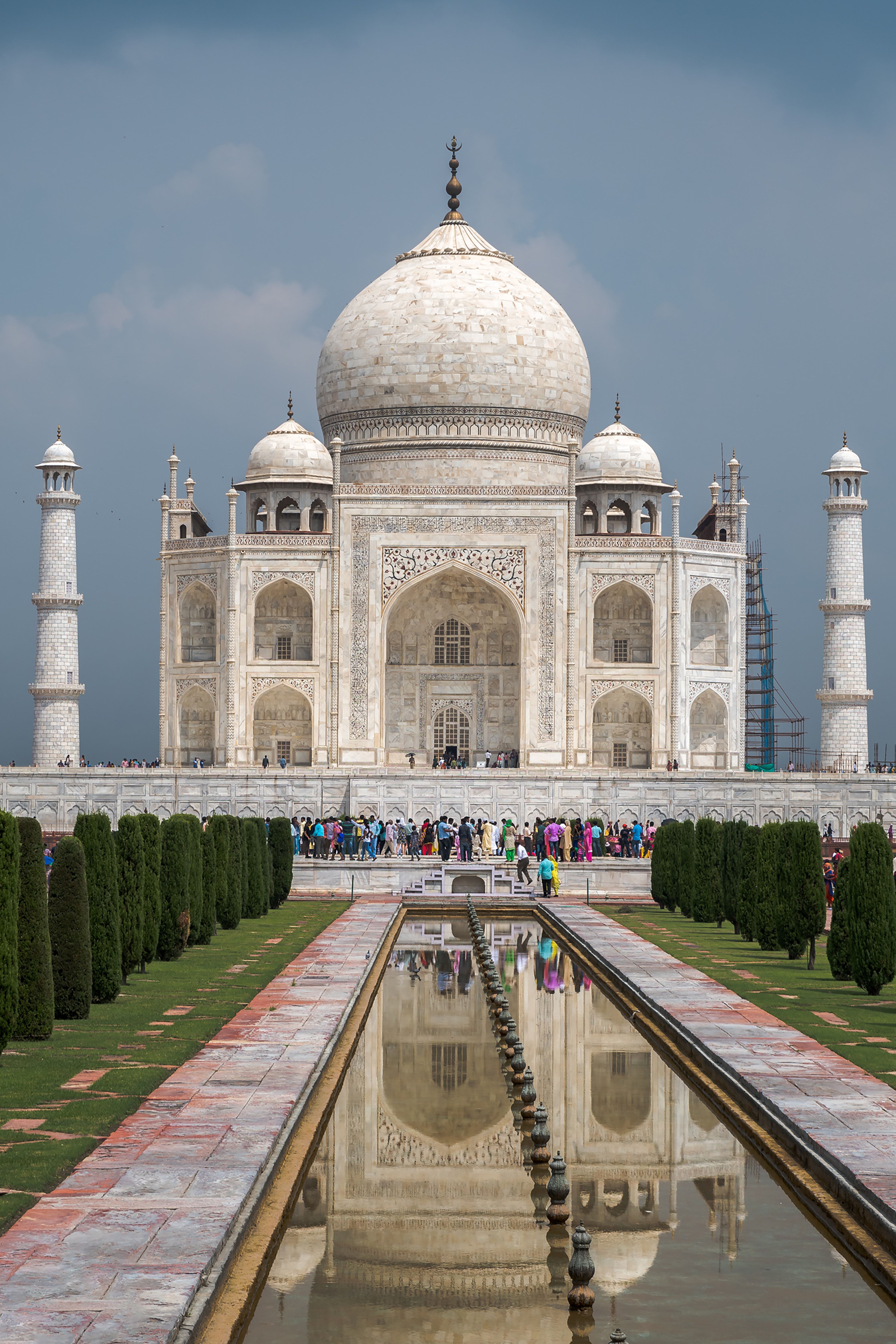 Taj Mahal Under Blue Sky · Free